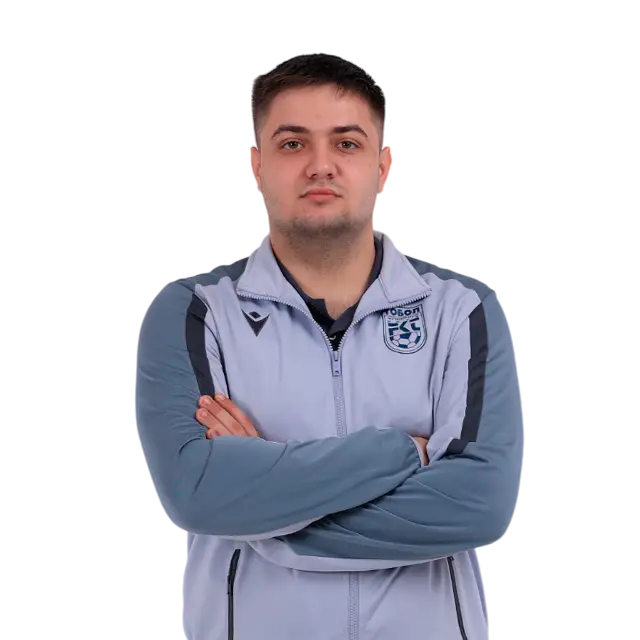 Максим Кашарин